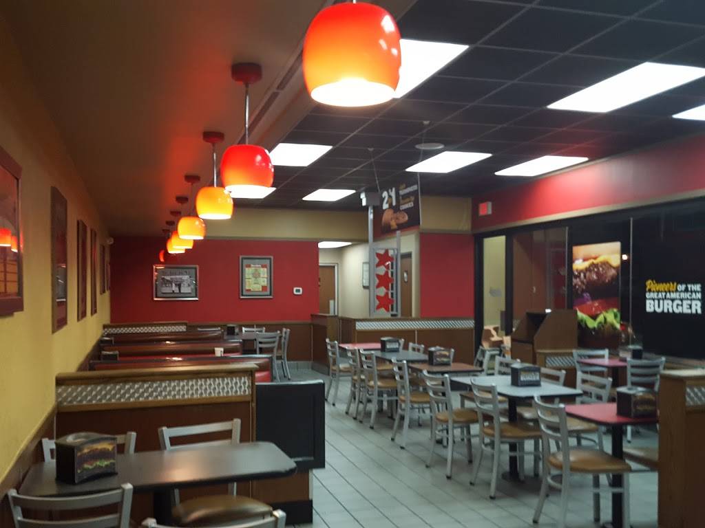 Hardees | restaurant | 646 Main St, McSherrystown, PA 17344, USA | 7176327810 OR +1 717-632-7810