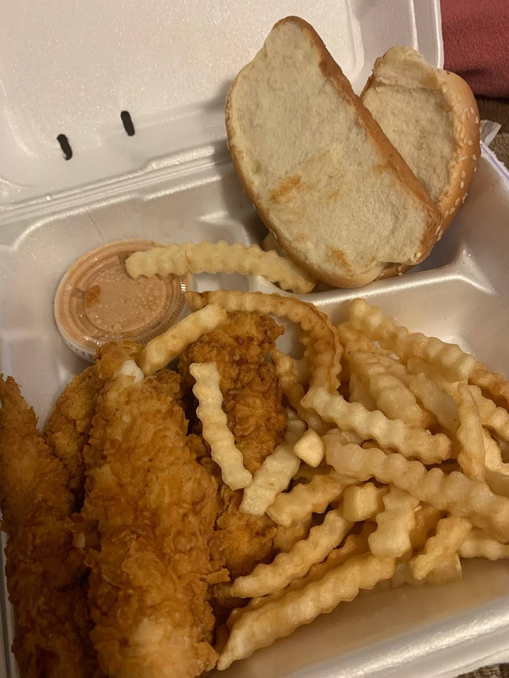 Raising Canes Chicken Fingers | meal takeaway | 8915 Potranco Rd, San Antonio, TX 78251, USA | 2106800303 OR +1 210-680-0303