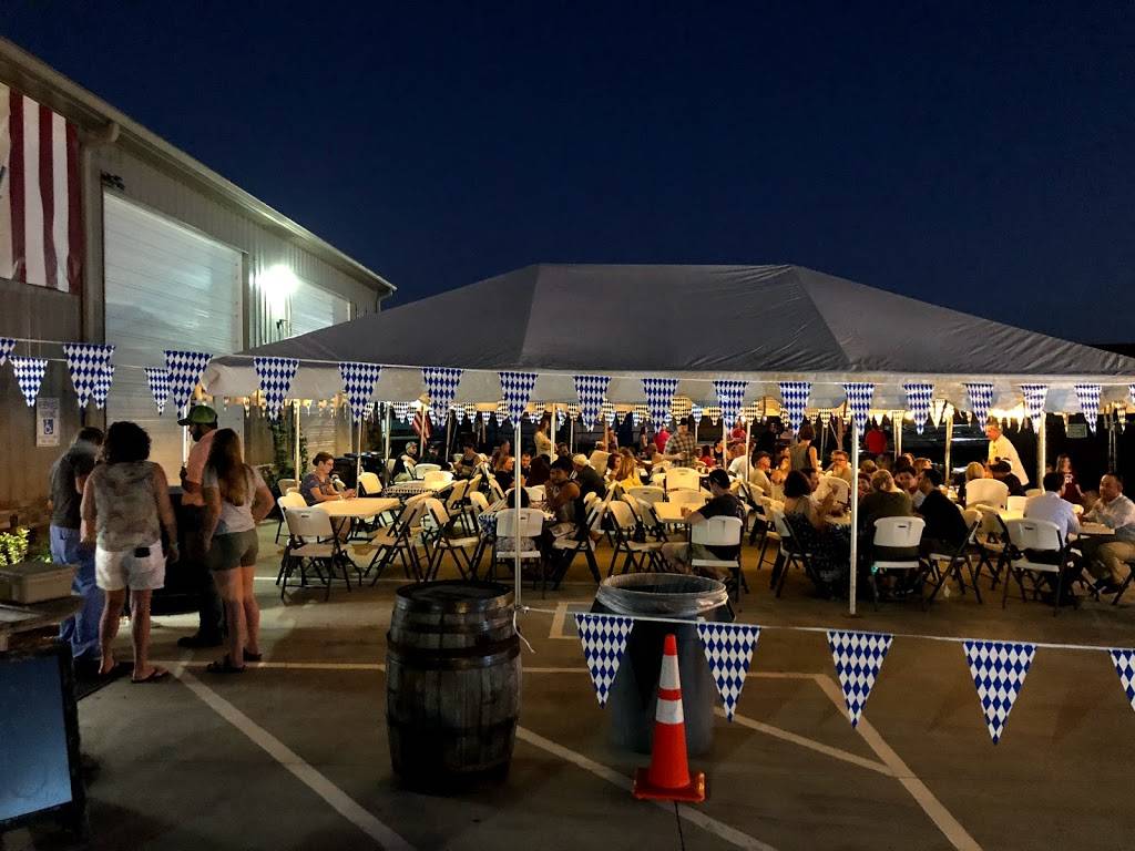 The Star Spangled Brewing Company | restaurant | 1030 Progress Dr Suite E, Clarksville, TN 37040, USA | 6153981237 OR +1 615-398-1237