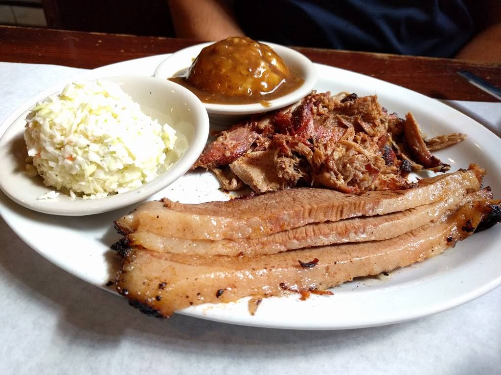 County Grill & Smokehouse | restaurant | 26 E Mercury Blvd, Hampton, VA 23669, USA | 7577230600 OR +1 757-723-0600