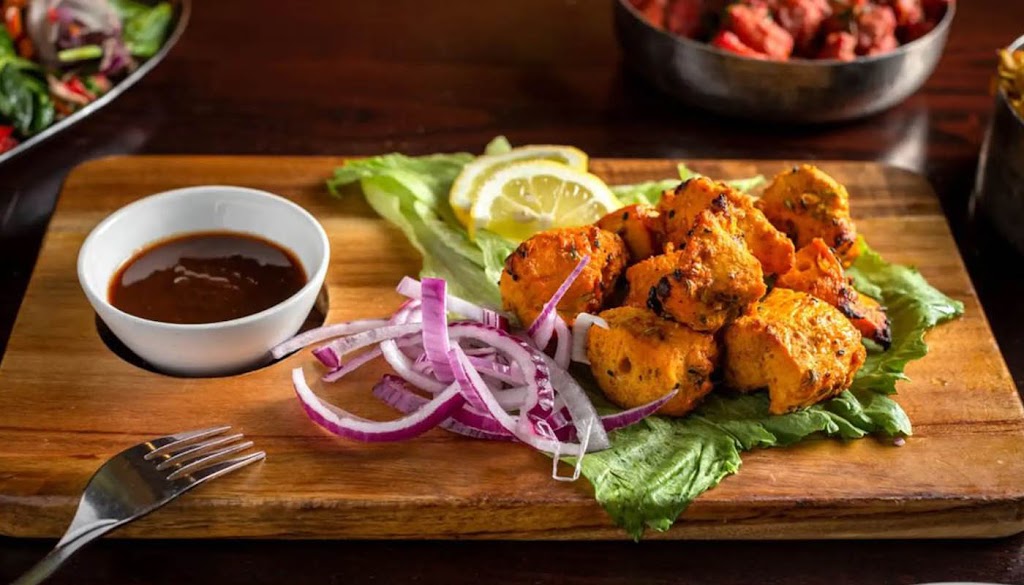 Momo King-San Jose | restaurant | 2092 Concourse Dr #15, San Jose, CA 95131, USA | 4087552195 OR +1 408-755-2195