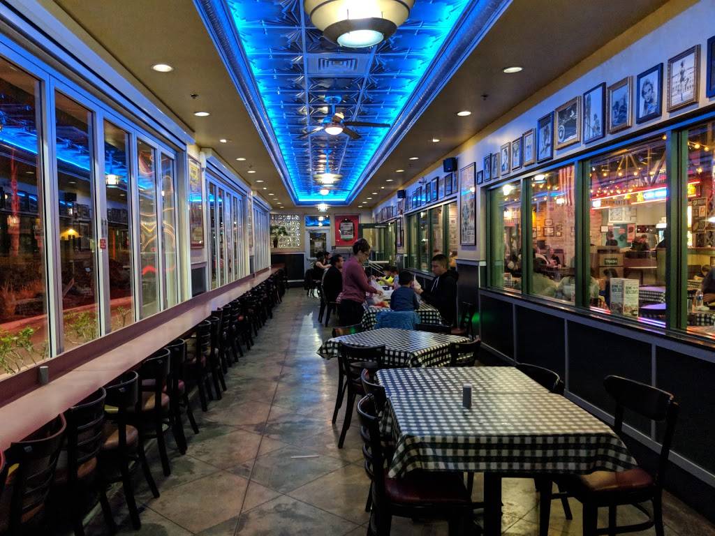 Portillos Hot Dogs | meal takeaway | 12840 Day St, Moreno Valley, CA 92553, USA | 9516531000 OR +1 951-653-1000