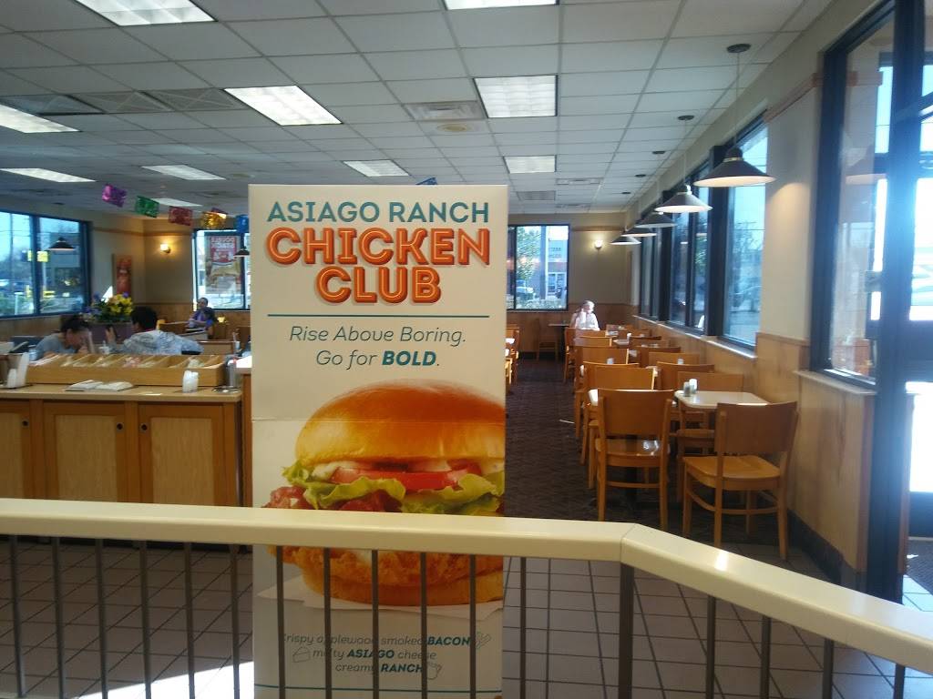 Wendys | restaurant | 4445 W Commerce St, San Antonio, TX 78237, USA | 2104337202 OR +1 210-433-7202