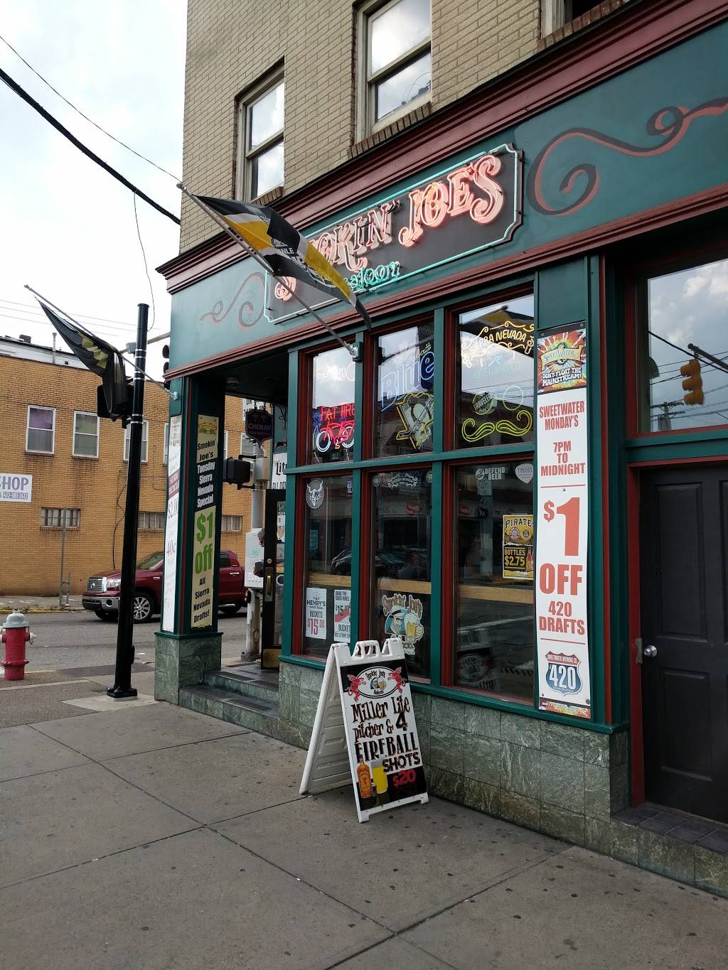 Smokin Joes Saloon | restaurant | 2001 E Carson St, Pittsburgh, PA 15203, USA | 4124316757 OR +1 412-431-6757