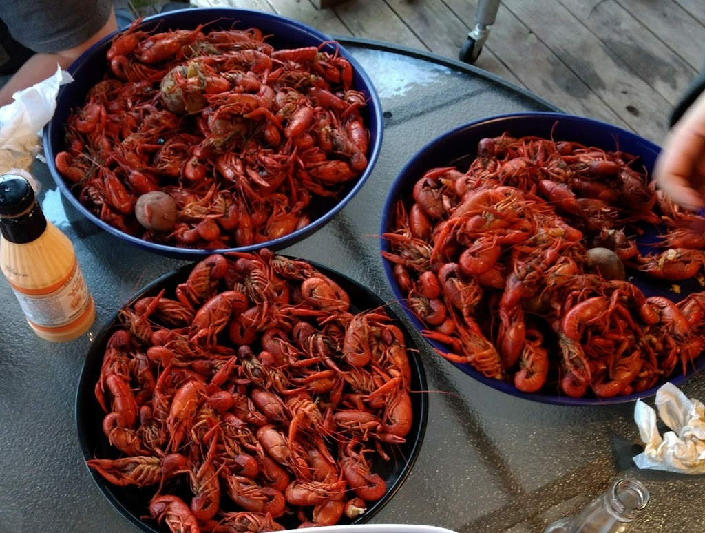 Mels diner + Shays crawfish shack | restaurant | 3639 Front St, Winnsboro, LA 71295, USA | 3183725573 OR +1 318-372-5573
