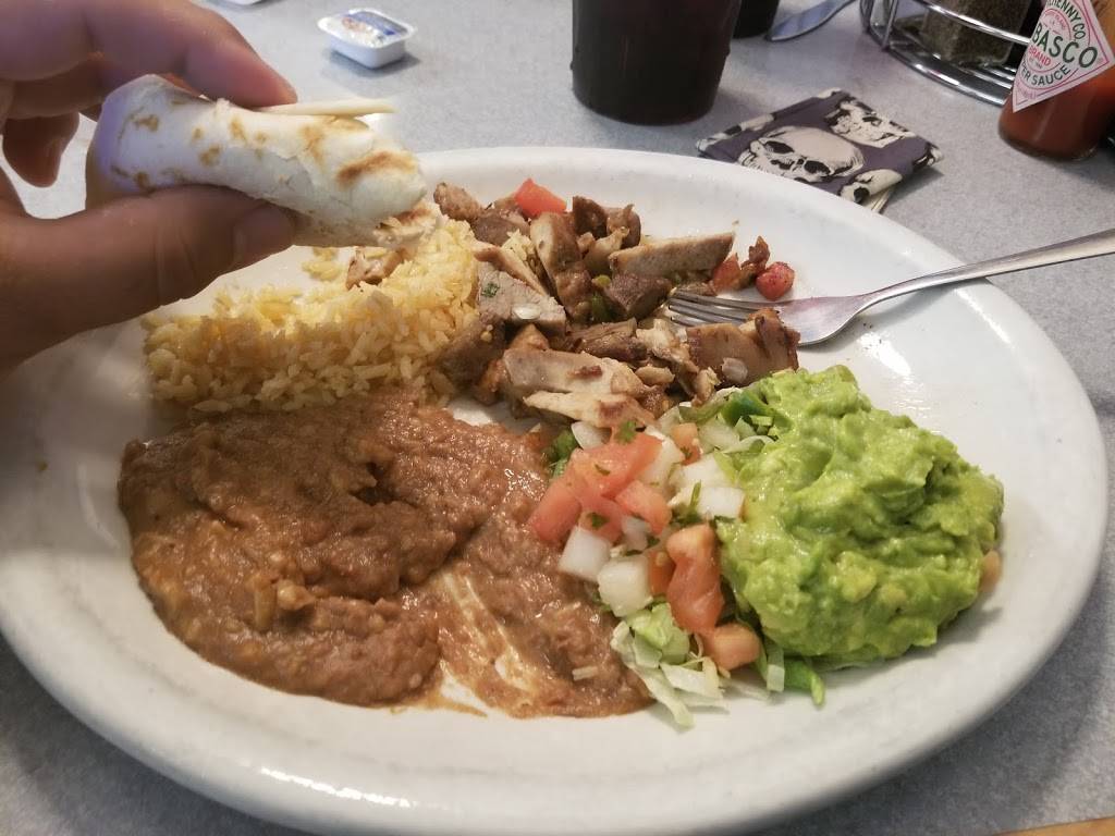 El Nopalito | restaurant | 1105 TX-337 Loop, New Braunfels, TX 78130, USA | 8306255196 OR +1 830-625-5196