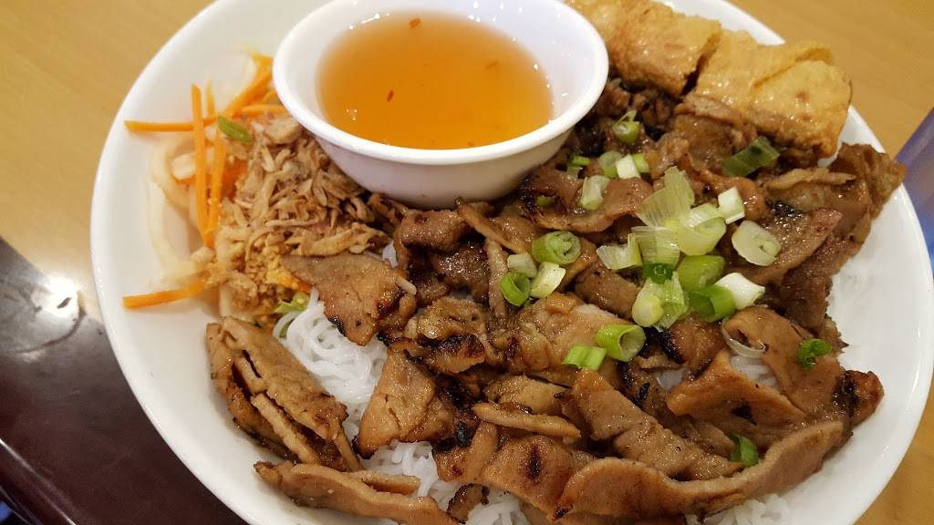Pho Hot | restaurant | 6696 Lonetree Blvd, Rocklin, CA 95765, USA | 9167812858 OR +1 916-781-2858