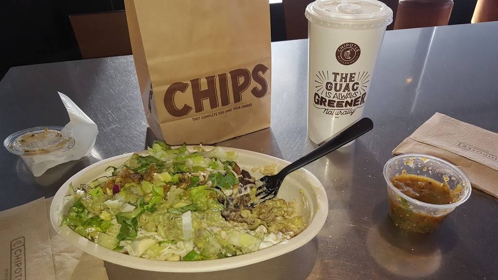 Chipotle Mexican Grill | restaurant | 583 Stillwater Ave, Bangor, ME 04401, USA | 2072625030 OR +1 207-262-5030