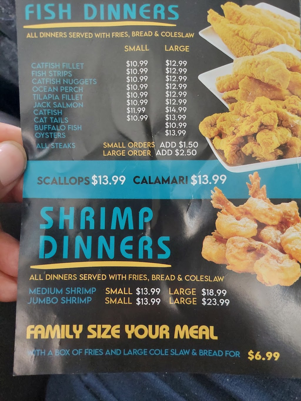 Sharks Fish & Chicken | restaurant | 345 Collins St, Joliet, IL 60432, USA | 8156661387 OR +1 815-666-1387