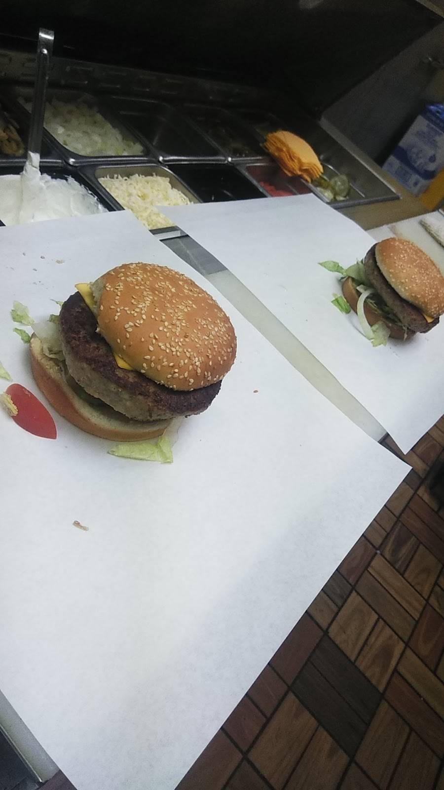 R J Sandwich Fish & Chicken | restaurant | 1938 E 95th St, Chicago, IL 60617, USA | 7737688870 OR +1 773-768-8870