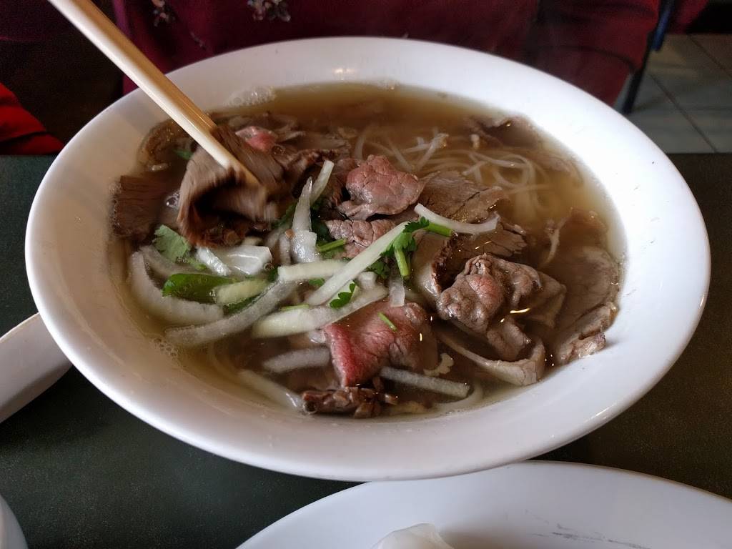 Pho Dau Bo | restaurant | 301 King St E, Kitchener, ON N2G 2L3, Canada | 5195688904 OR +1 519-568-8904