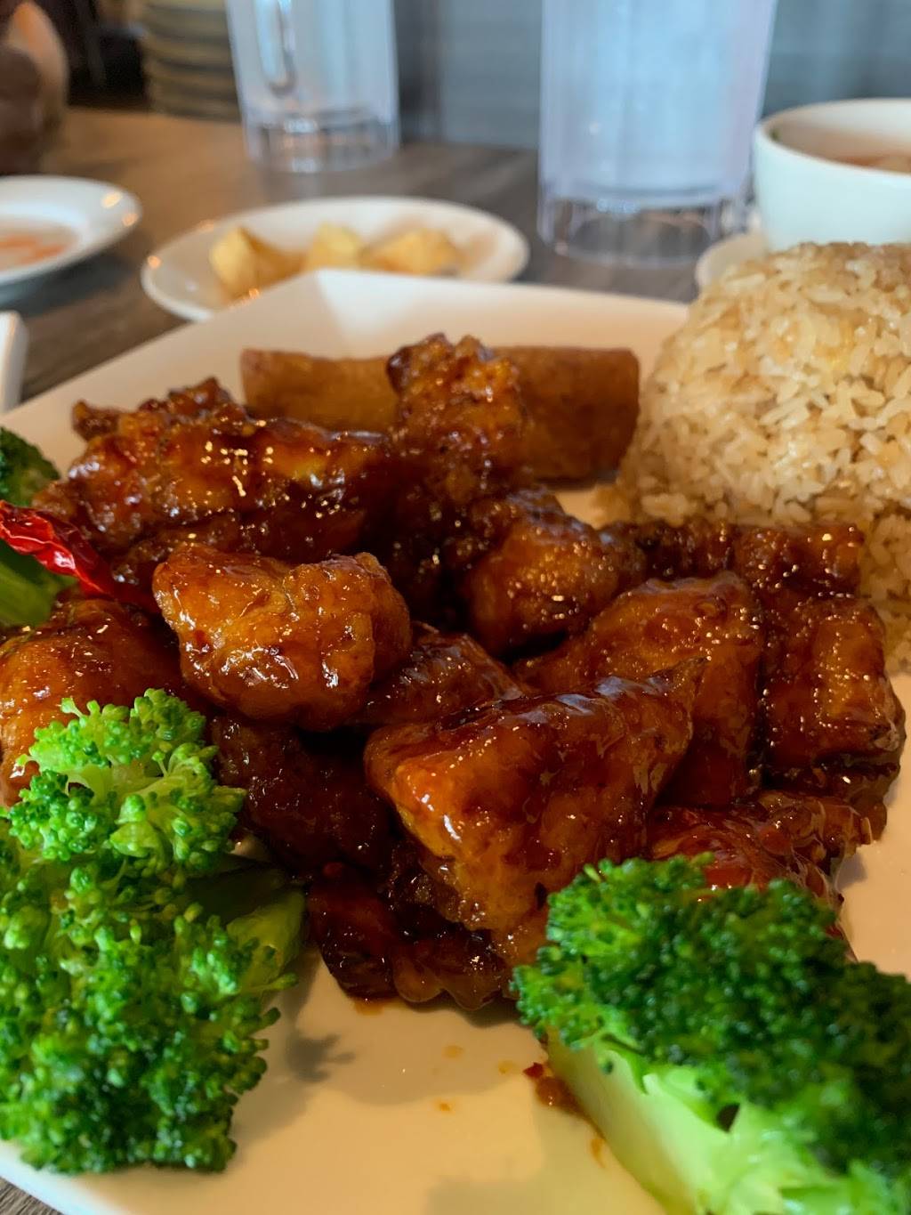 Sakura Asian Cuisine | restaurant | 22103 Bulverde Rd #117, San Antonio, TX 78259, USA | 2104675232 OR +1 210-467-5232