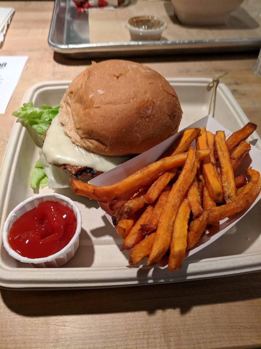 The Habit Burger Grill | restaurant | 216 S Milpas St, Santa Barbara, CA 93103, USA | 8059627472 OR +1 805-962-7472