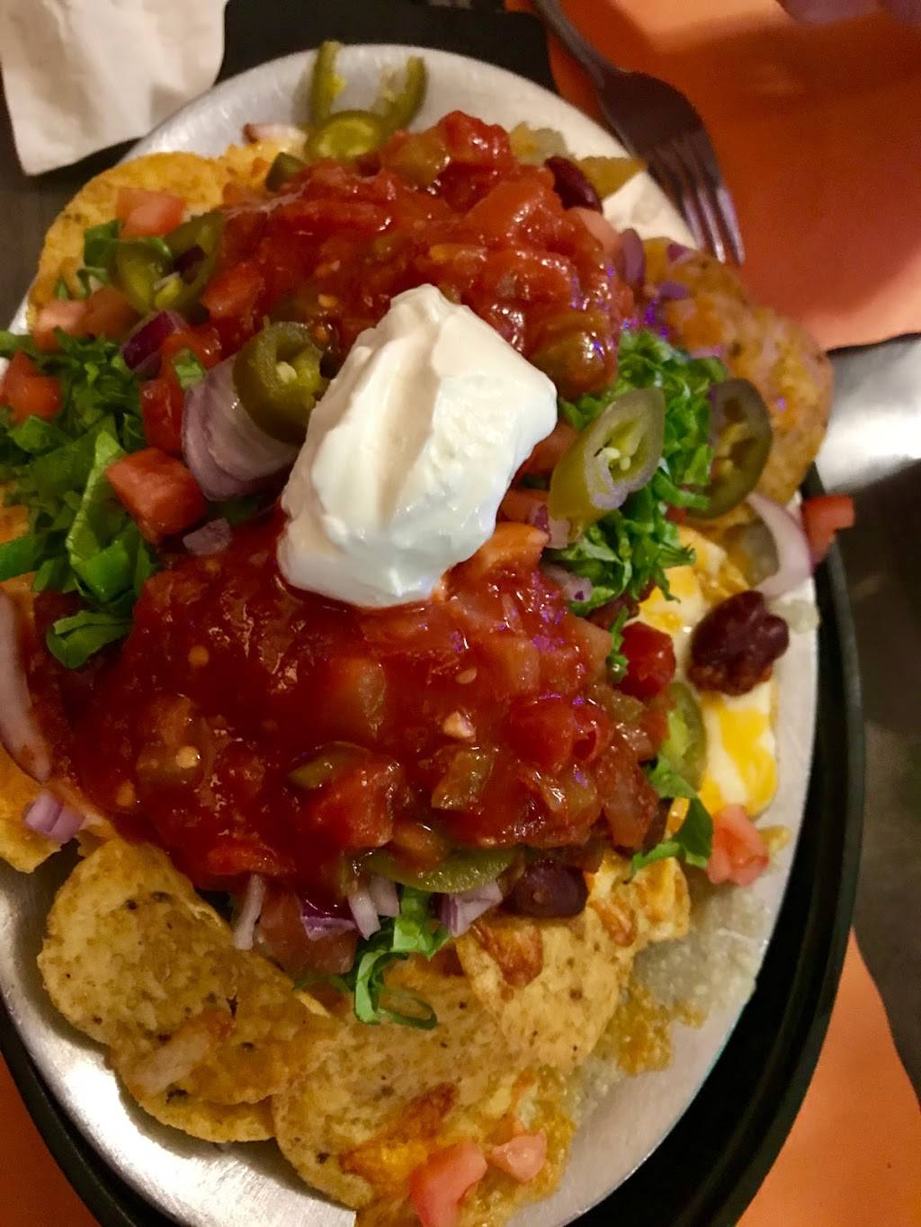 Mackeys | restaurant | 7408 Boyertown Pike, Douglassville, PA 19518, USA | 6106890405 OR +1 610-689-0405