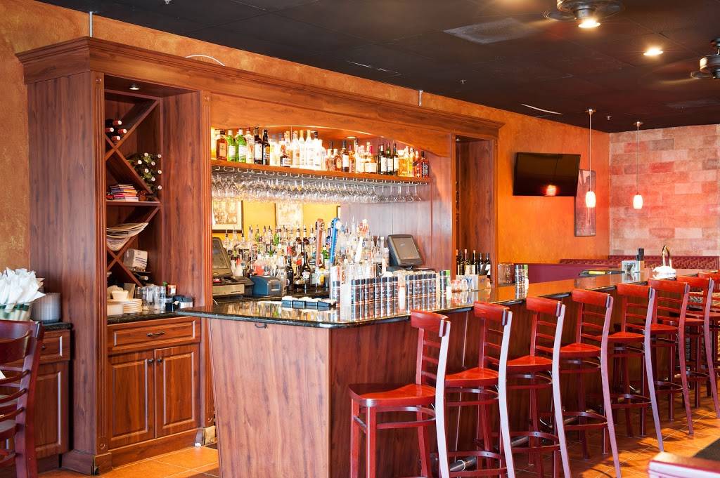 Nino’s Thick & Thin Pizzeria and Restaurant | meal delivery | 18911 S Tamiami Trail # 6, Fort Myers, FL 33908, USA | 2392676800 OR +1 239-267-6800