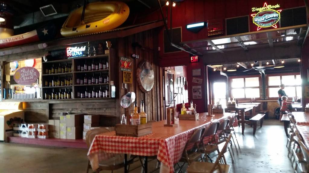 Rudys "Country Store" and Bar-B-Q | restaurant | 844 TX-337 Loop, New Braunfels, TX 78130, USA | 8306093337 OR +1 830-609-3337