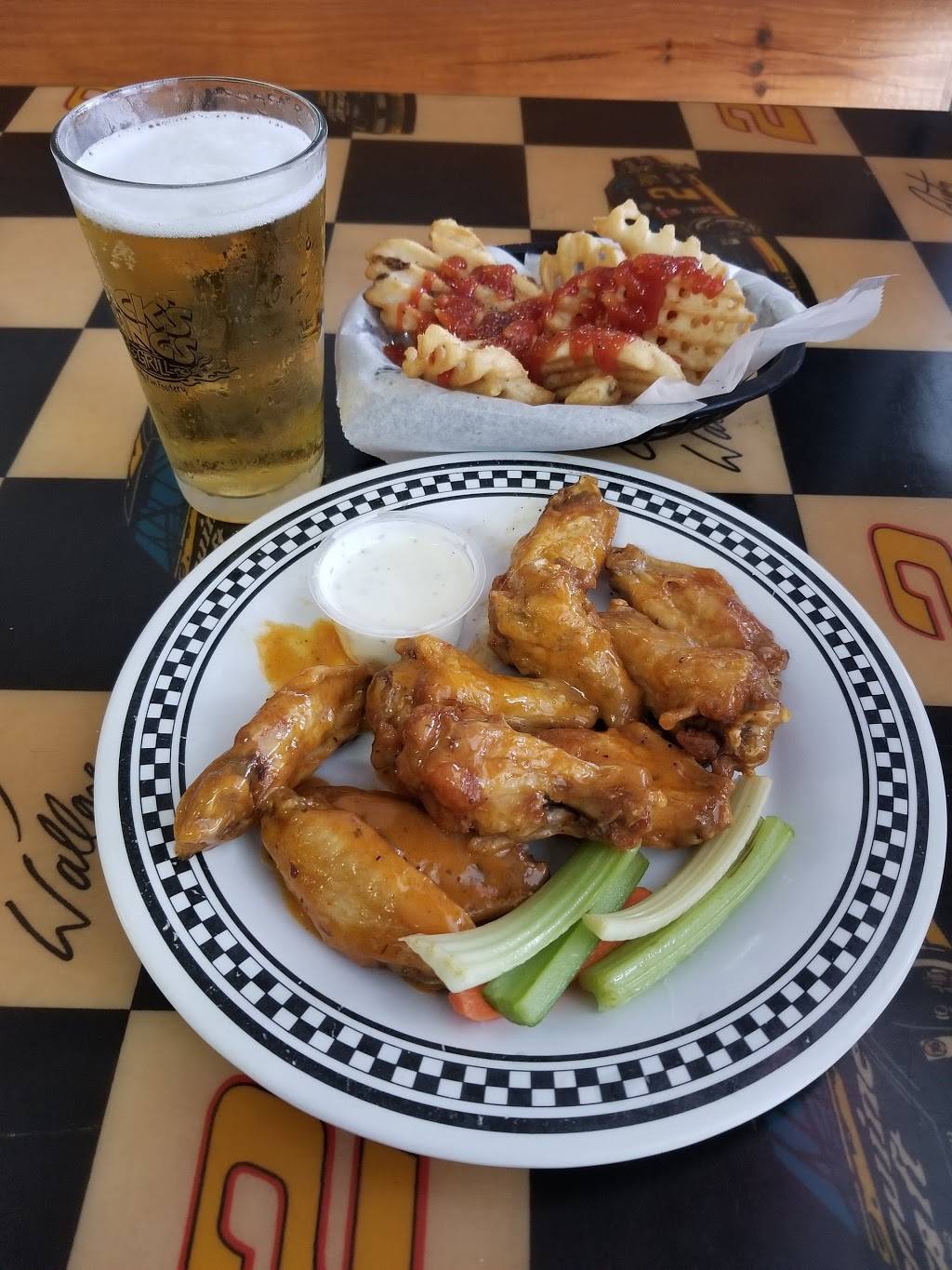 Dicks Wings And Grill Arlington | restaurant | 9119 Merrill Rd, Jacksonville, FL 32225, USA | 9047459301 OR +1 904-745-9301