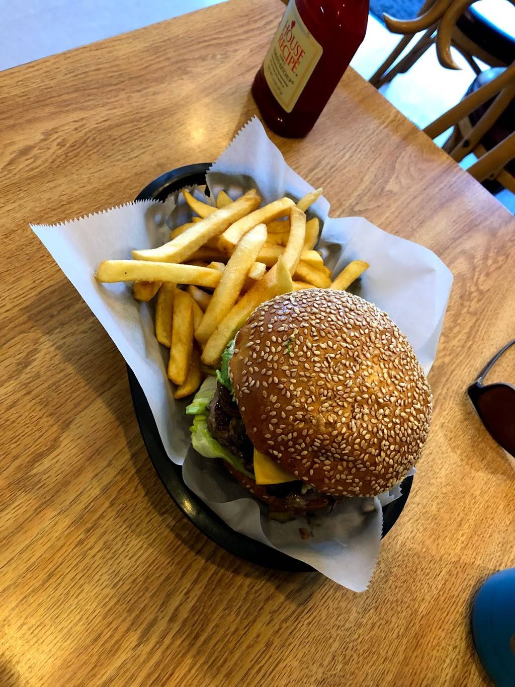 Portola Cafe Deli Pizza Burgers | cafe | 3 Portola Rd, Portola Valley, CA 94028, USA | 6508511467 OR +1 650-851-1467