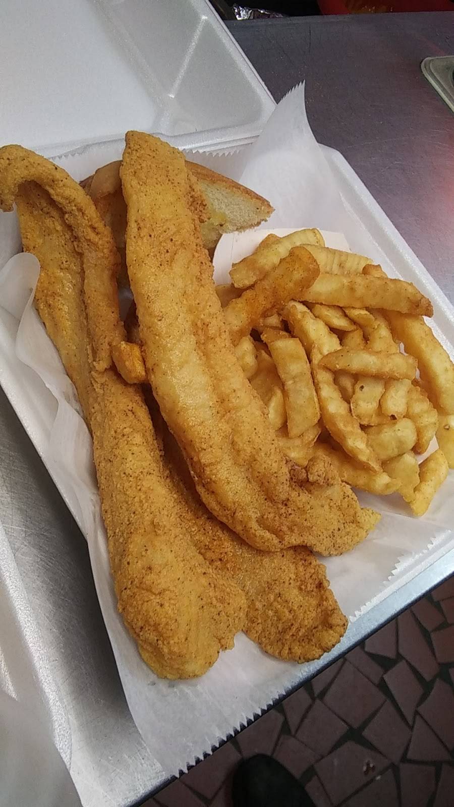 Tastee Chick | restaurant | 812 Oak St, Eatonton, GA 31024, USA | 7064859988 OR +1 706-485-9988