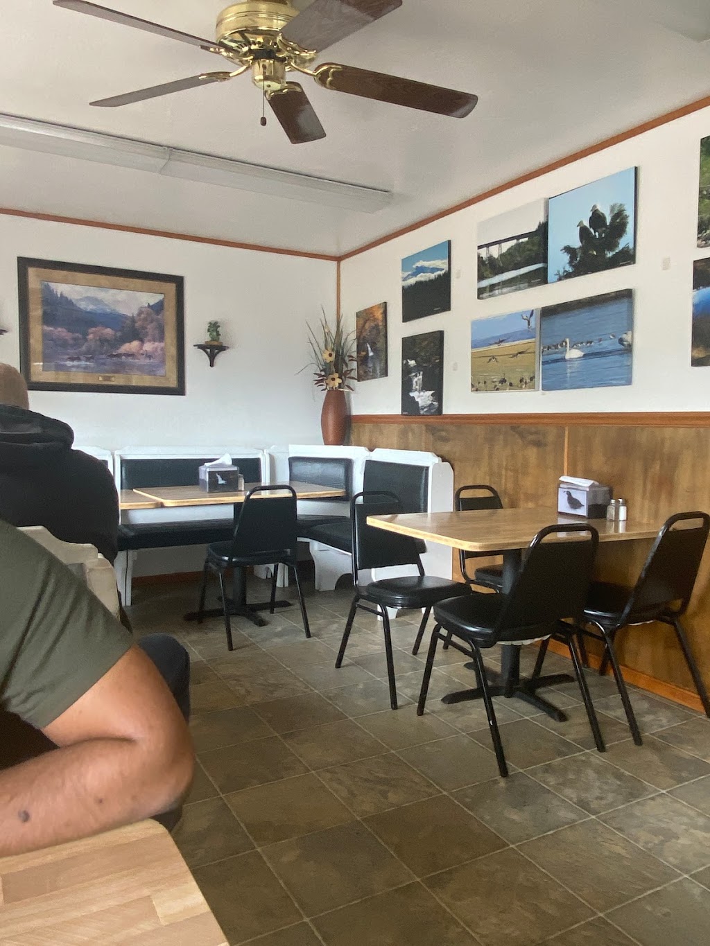 Chatty Kathys | restaurant | 38127 CA-299, Burney, CA 96013, USA | 5303352152 OR +1 530-335-2152