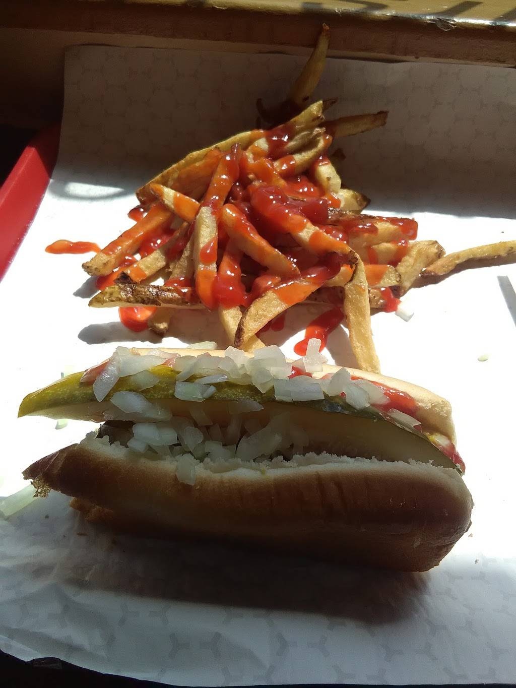 Sammys Red Hots | meal delivery | 1241 N Clybourn Ave, Chicago, IL 60610, USA | 3122667290 OR +1 312-266-7290