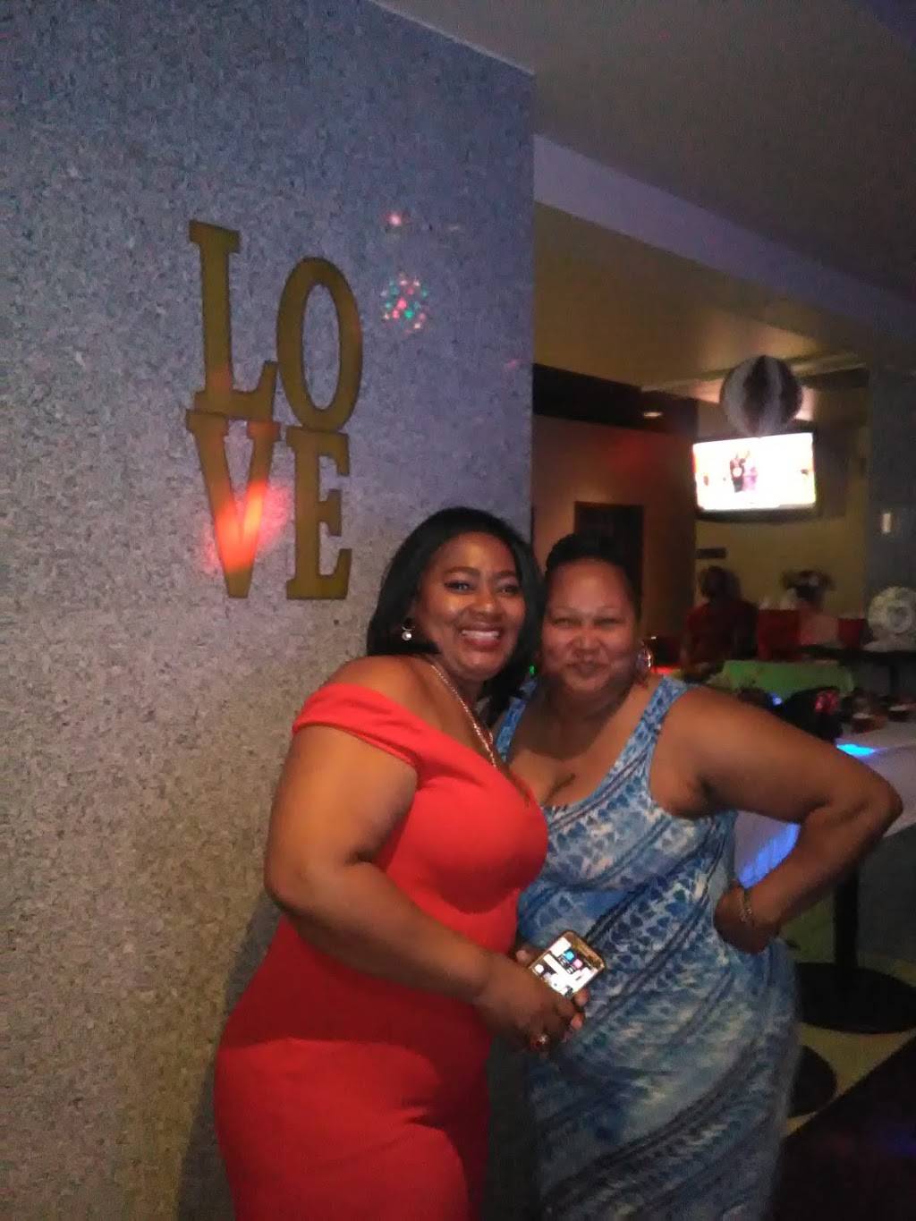 Spiked Sports Lounge & Grill | restaurant | 7016 Frankford Ave, Philadelphia, PA 19135, USA | 2158212194 OR +1 215-821-2194