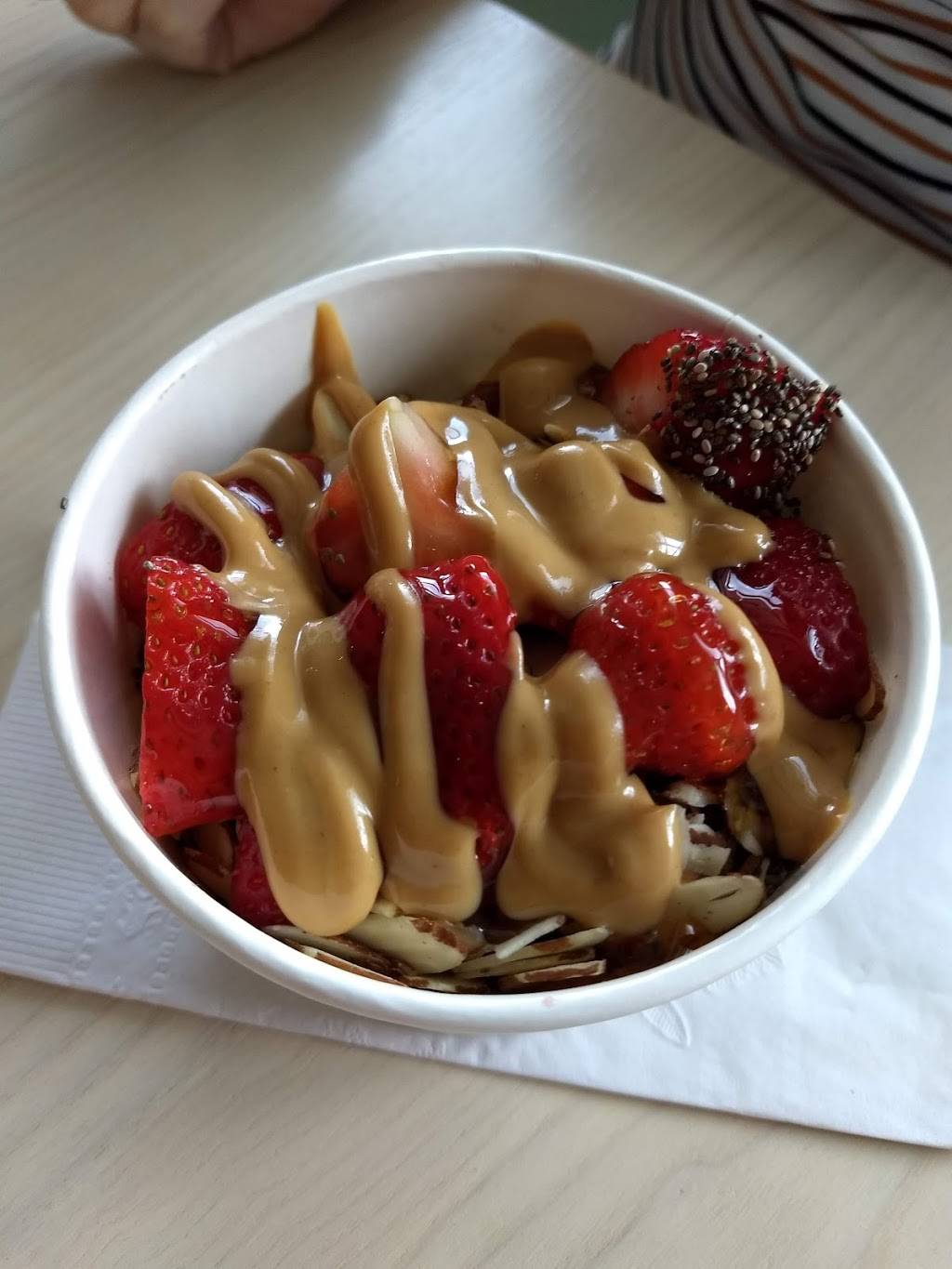 Farm Bowl and Juice Co. | restaurant | 1920 29th Ave S, Homewood, AL 35209, USA | 2058482929 OR +1 205-848-2929