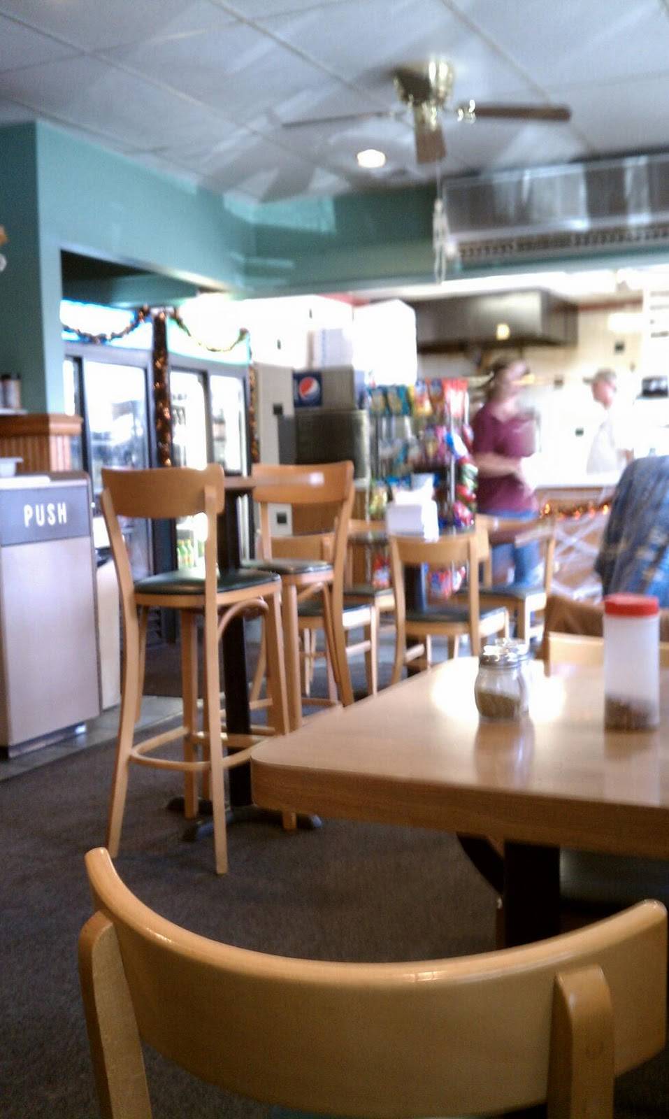 Delvettos Restaurant | restaurant | 3705 NJ-33, Neptune City, NJ 07753, USA | 7329223775 OR +1 732-922-3775