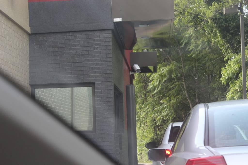 KFC | restaurant | 6607 Prospect Ave, Kansas City, MO 64132, USA | 8164446670 OR +1 816-444-6670