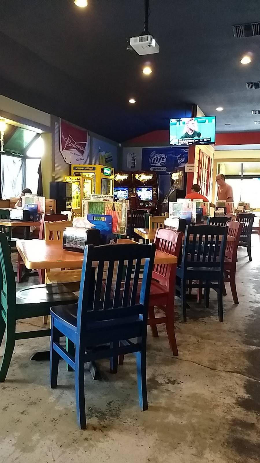 Frogger Grill and Bar | restaurant | 4931 Lake Park Ct, Mt Dora, FL 32757, USA | 3523853555 OR +1 352-385-3555