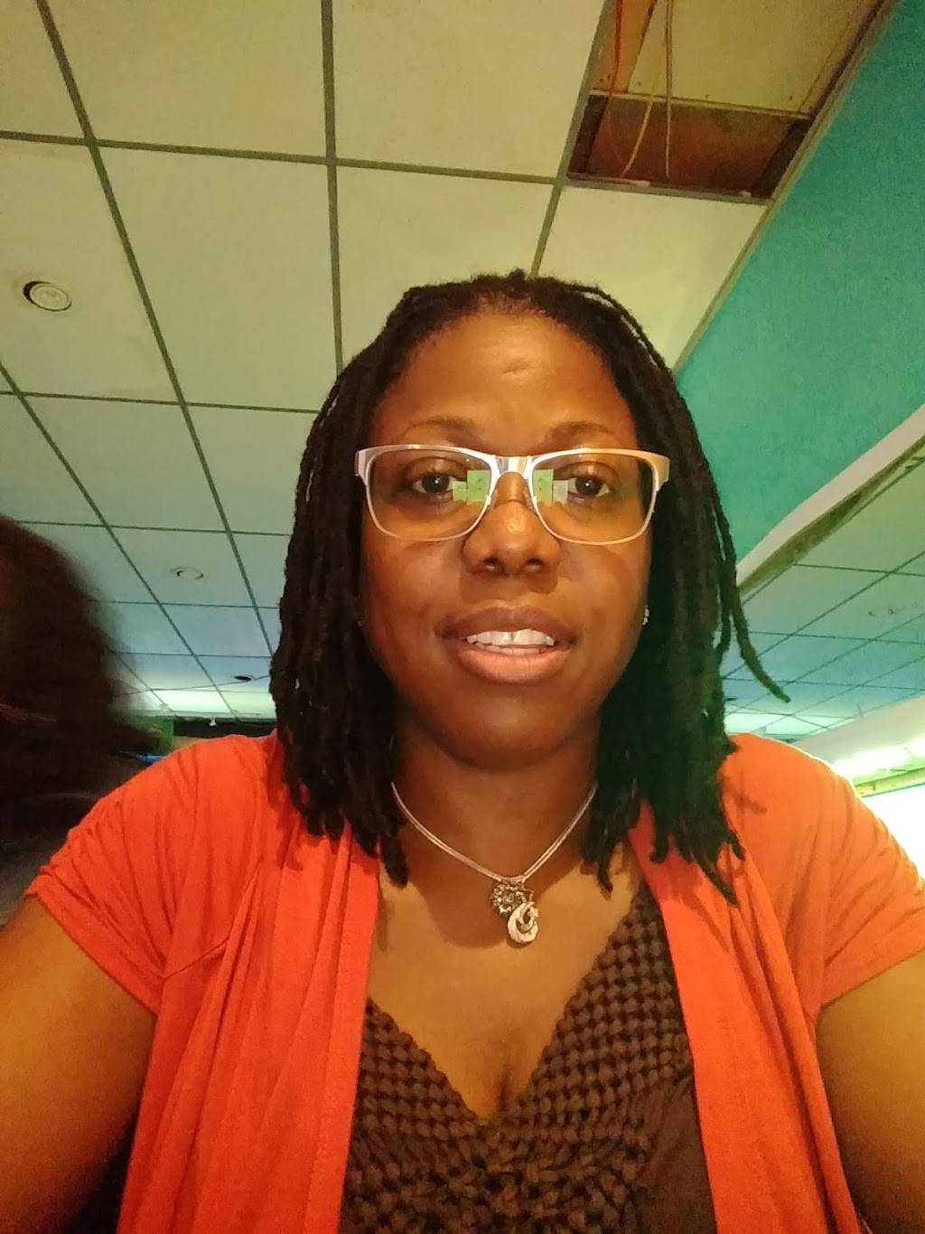 Lions Den Bar & Grill | restaurant | 1695 Jane St, North York, ON M9N 2S3, Canada | 6474967754 OR +1 647-496-7754