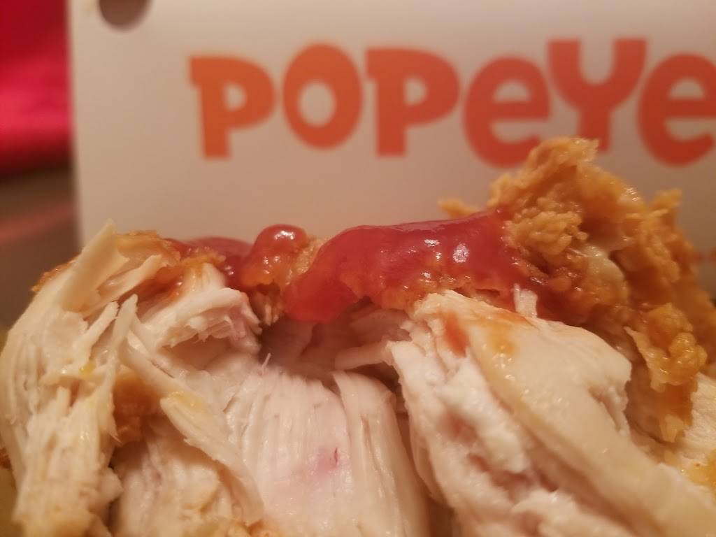 Popeyes Louisiana Kitchen | restaurant | 702 E 162nd St, South Holland, IL 60473, USA | 7083339405 OR +1 708-333-9405