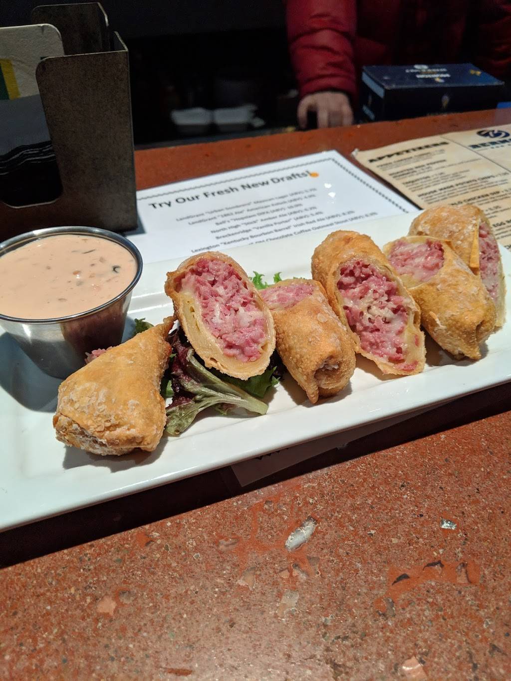 Bernards Tavern | restaurant | 630 N High St, Columbus, OH 43215, USA | 6142239601 OR +1 614-223-9601