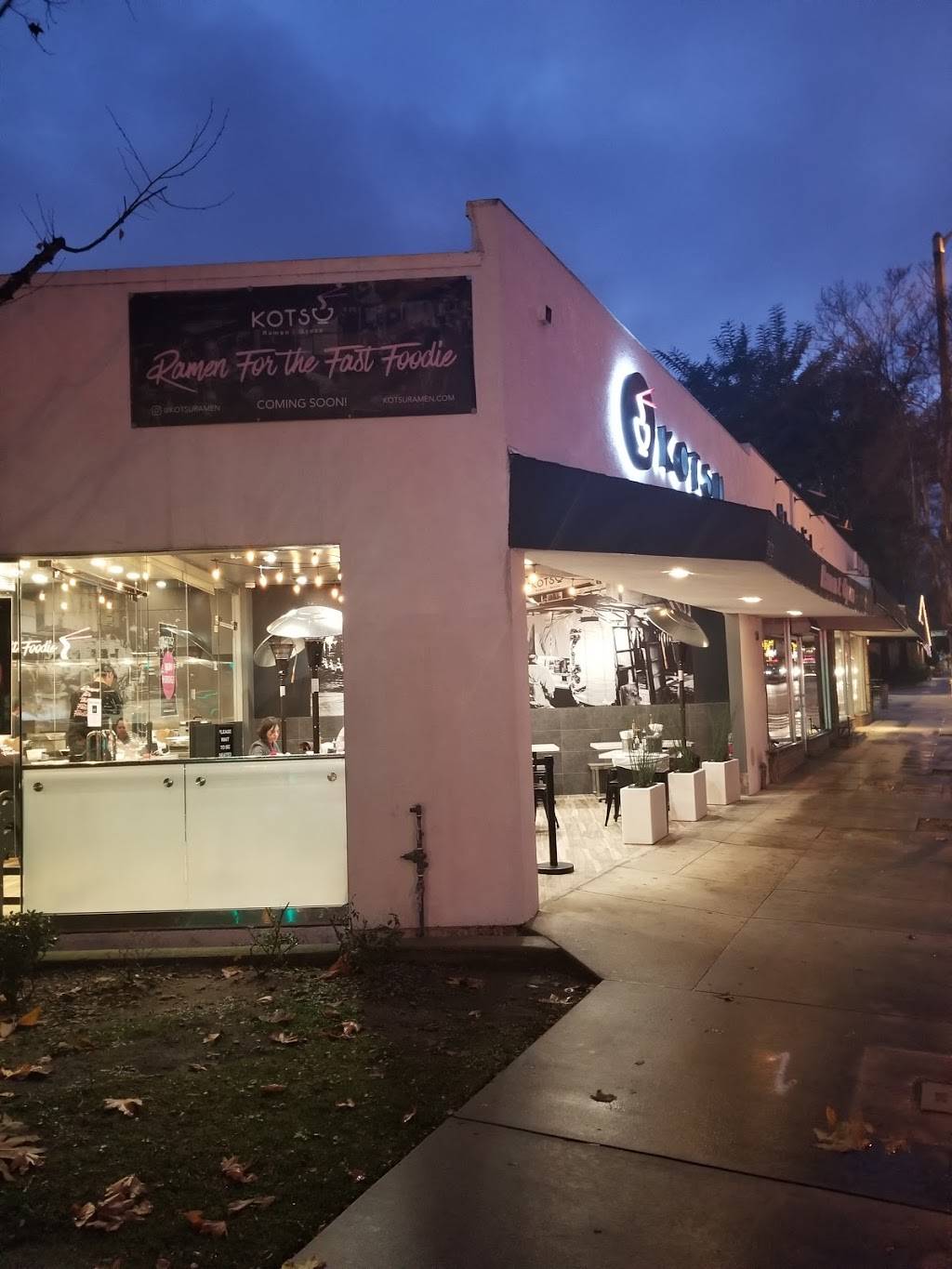 Kotsu Ramen & Gyoza | restaurant | 712 Foothill Blvd, La Cañada Flintridge, CA 91011, USA | 8189281090 OR +1 818-928-1090