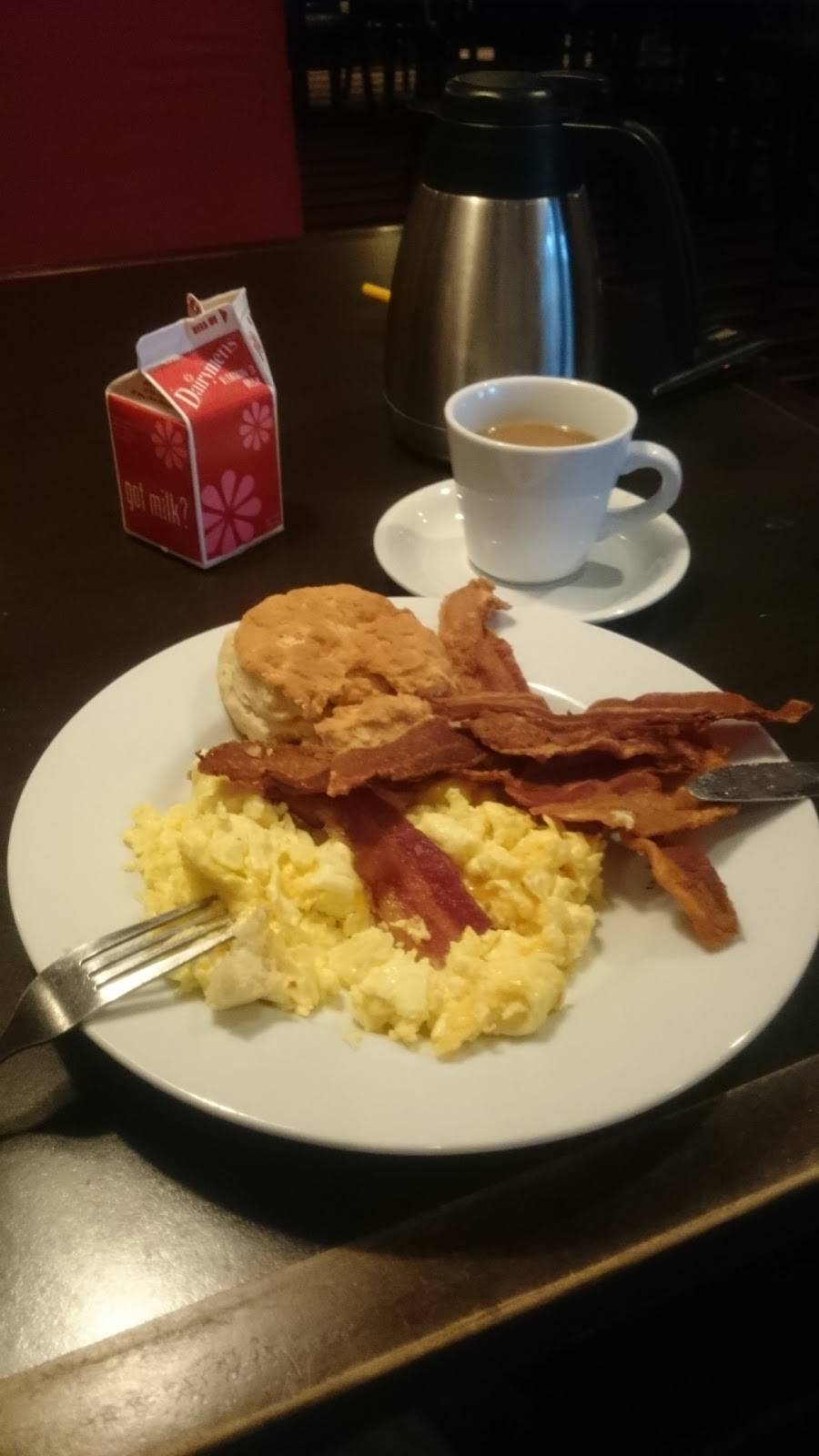 Coaches Bar and Grill | restaurant | 245 N College Ave, Bloomington, IN 47404, USA | 8123393537 OR +1 812-339-3537