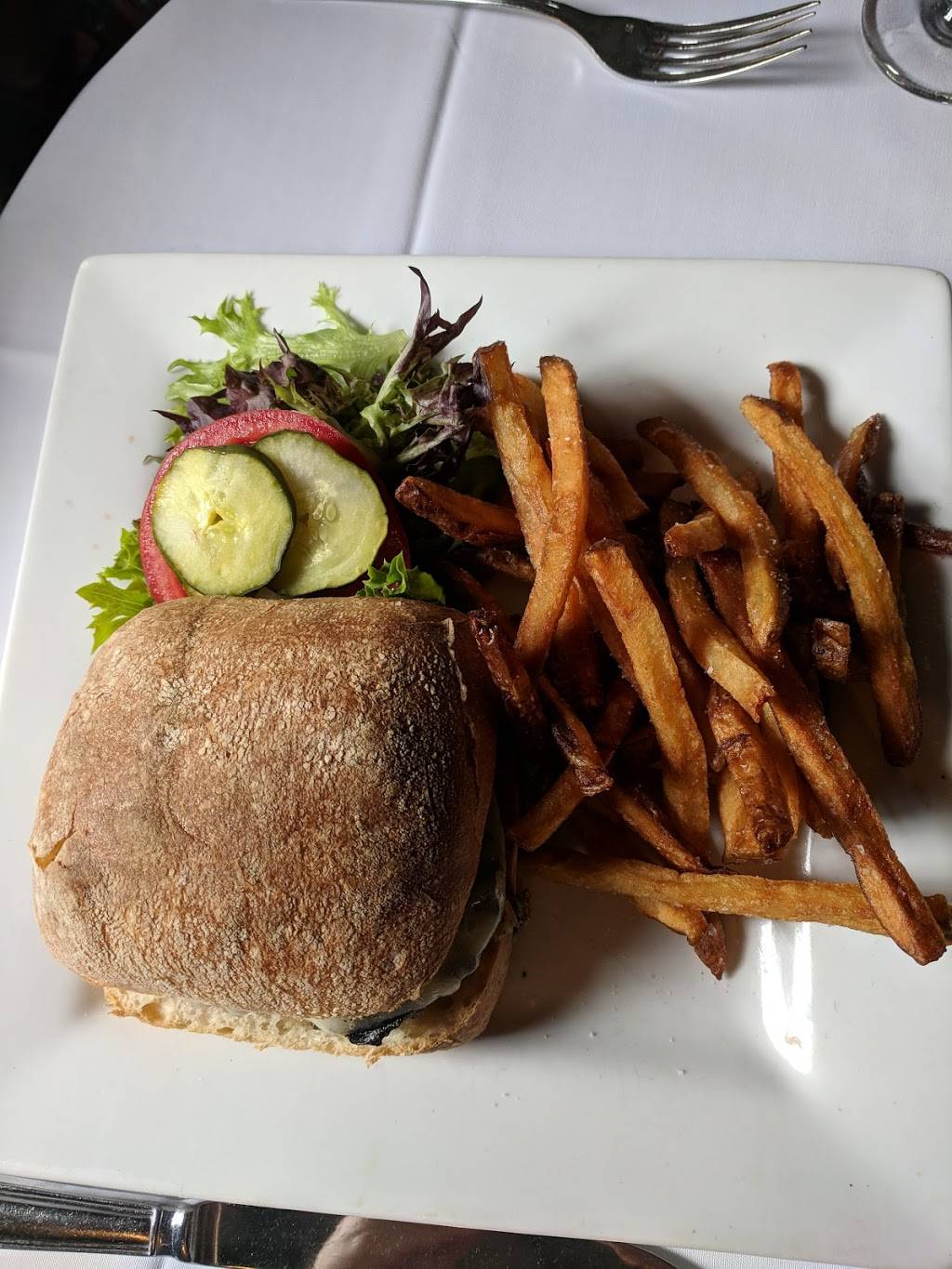 White Horse Tavern | restaurant | 26 Marlborough St, Newport, RI 02840, USA | 4018493600 OR +1 401-849-3600