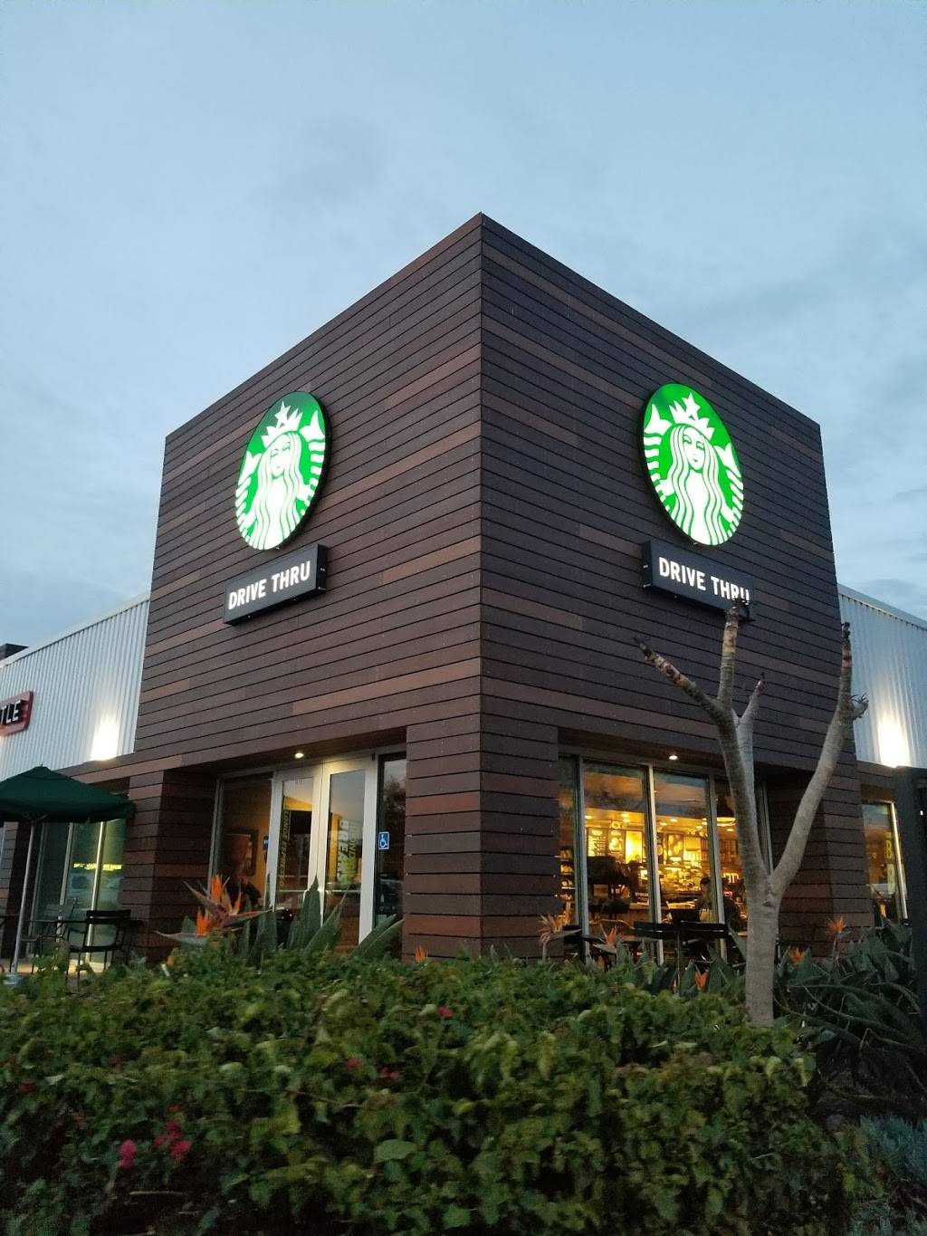 Starbucks | cafe | 404 Mile of Cars Way #101, National City, CA 91950, USA | 6193361209 OR +1 619-336-1209