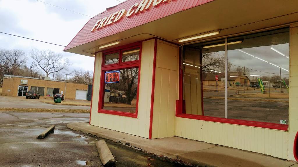 Krispys Fried Chicken and Seafood | restaurant | 3009 S Hillside Ave, Wichita, KS 67216, USA | 3167657574 OR +1 316-765-7574