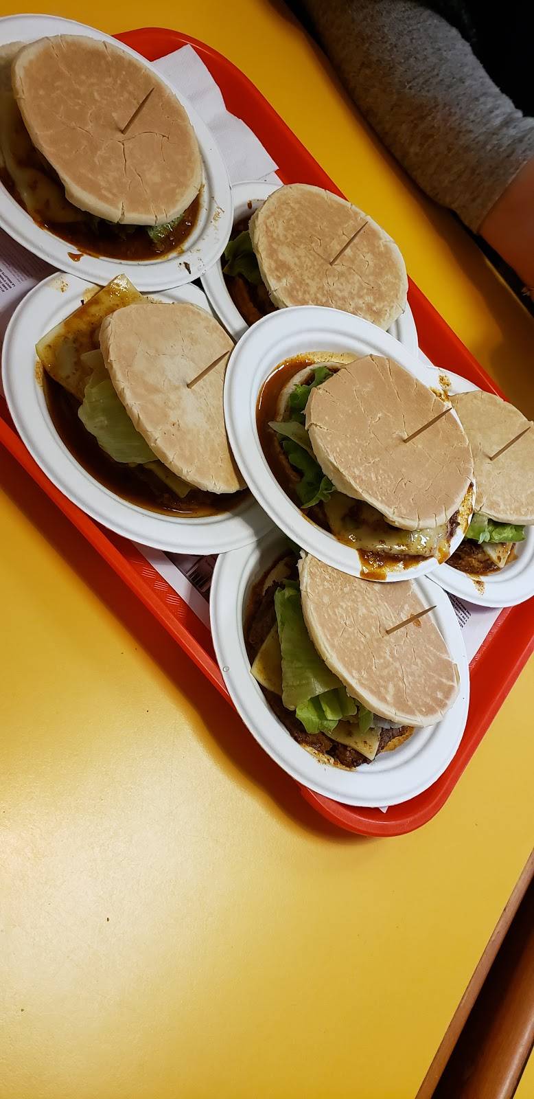 Dic Anns | restaurant | 1010 Rue Legendre O, Montréal, QC H4N 3L9, Canada | 5143818555 OR +1 514-381-8555