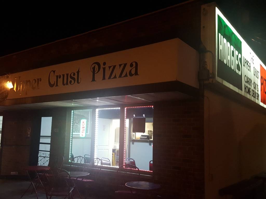 Upper Crust Pizza | restaurant | 249 E Hampton Rd, Milwaukee, WI 53217, USA | 4143326820 OR +1 414-332-6820
