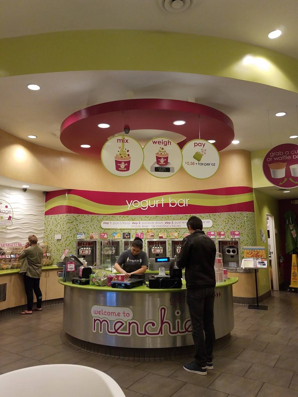 Menchies Frozen Yogurt | bakery | 732 Montana Ave, Santa Monica, CA 90403, USA | 3103934242 OR +1 310-393-4242