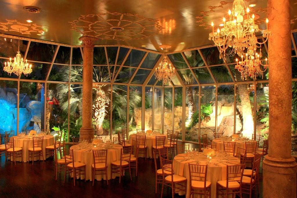 Old San Francisco Steak House | restaurant | 10223 Sahara Dr, San Antonio, TX 78216, USA | 2103422323 OR +1 210-342-2323