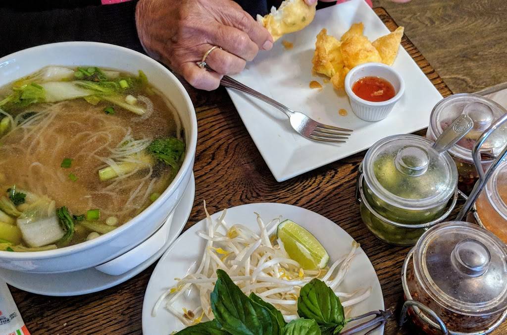 Zaap Lai Thai and Lao Cuisine | restaurant | 2244 N Roan St, Johnson City, TN 37601, USA | 4238330035 OR +1 423-833-0035