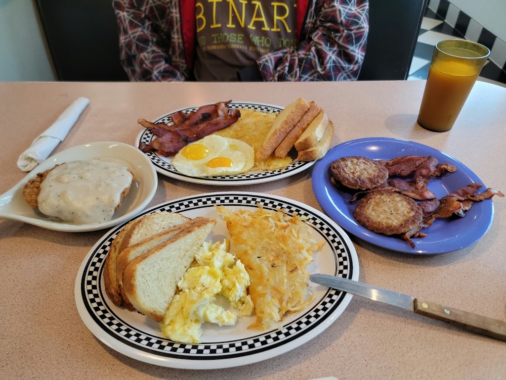 Pennys Diner | restaurant | 4000 Siskiyou Ave, Dunsmuir, CA 96025, USA | 5302354100 OR +1 530-235-4100