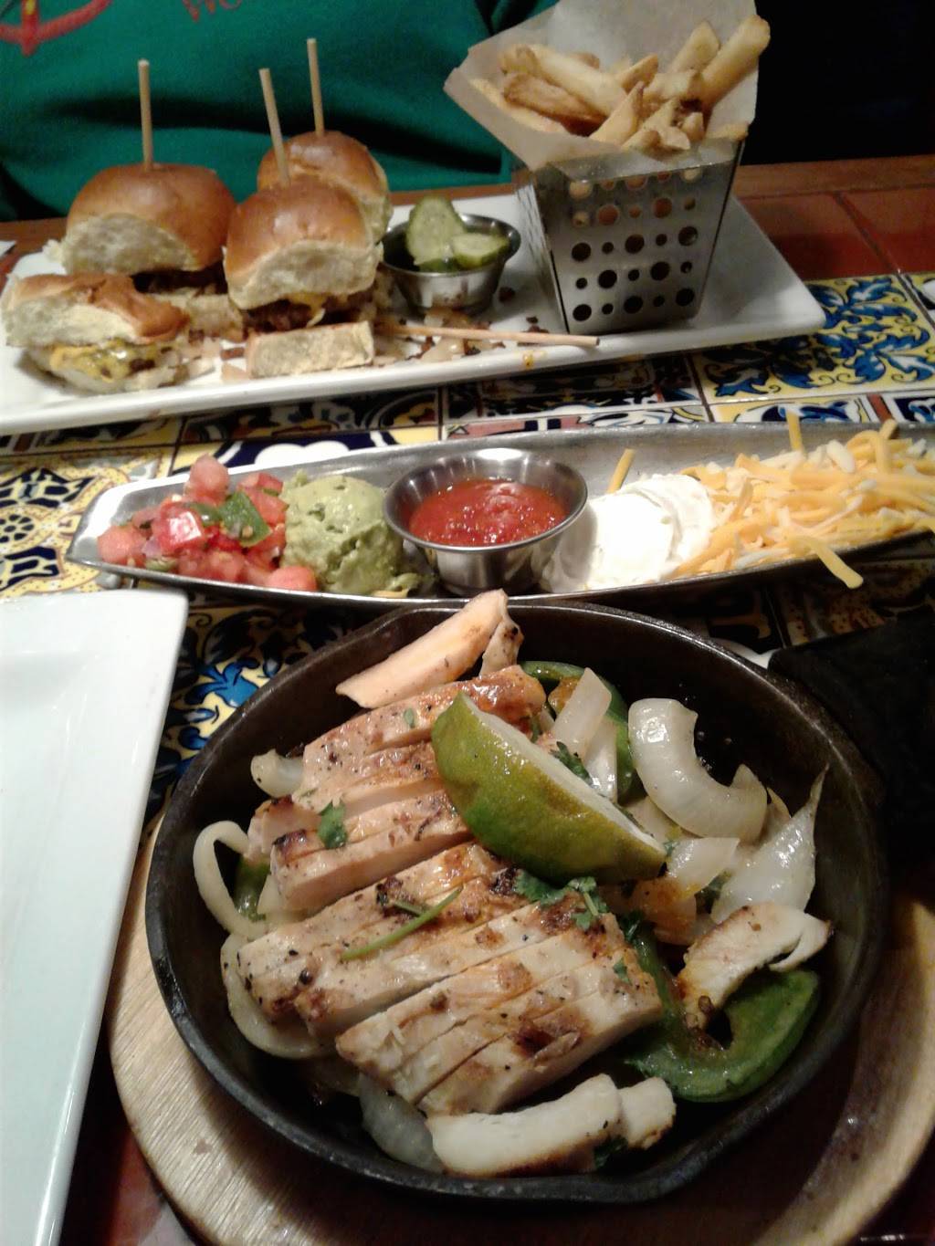 Chilis Grill & Bar | meal takeaway | 14025 S Bell Rd, Homer Glen, IL 60491, USA | 7086450175 OR +1 708-645-0175