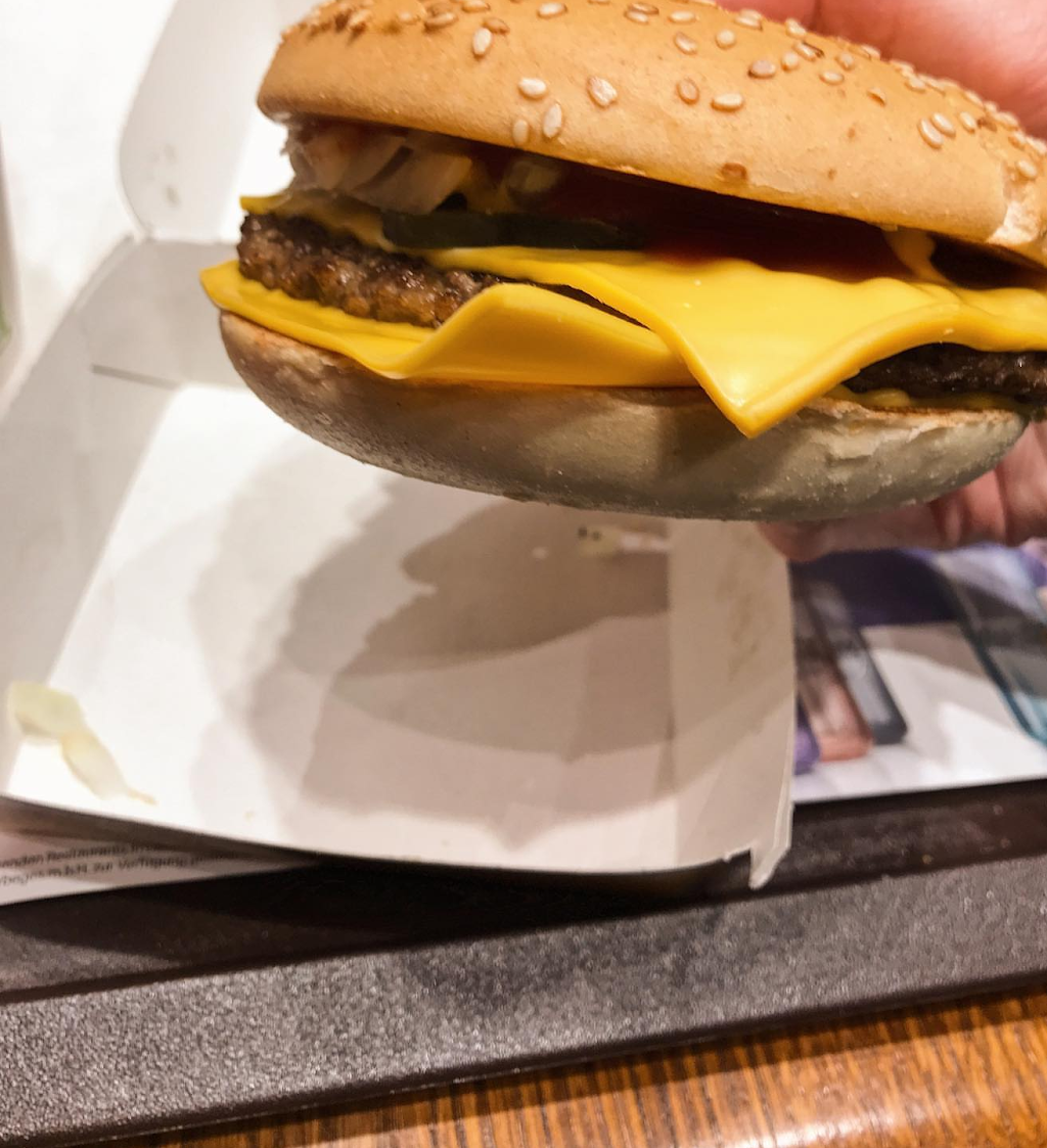 McDonalds | cafe | 347 Yonge St, Barrie, ON L4N 4C9, Canada | 7057390397 OR +1 705-739-0397