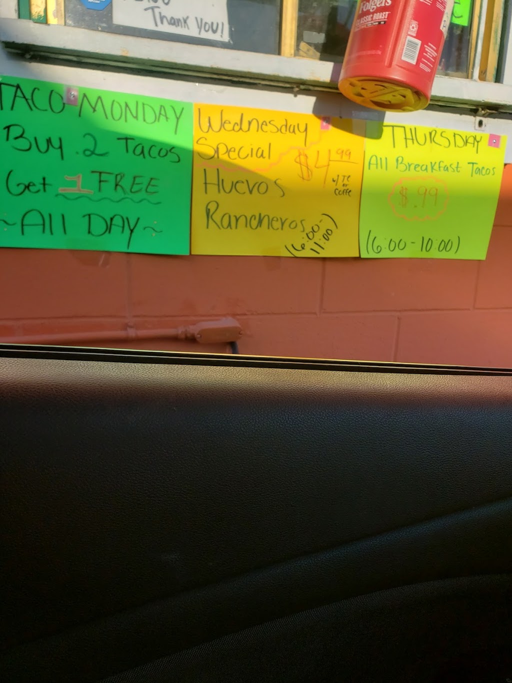 Chelos Mexican Restaurant | restaurant | 250 Enrique M. Barrera Pkwy, San Antonio, TX 78237, USA | 2109089084 OR +1 210-908-9084