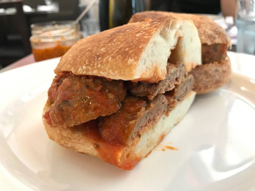 La Bella Italia | restaurant | 9300 Keele St #6, Maple, ON L6A 1P4, Canada | 9058322833 OR +1 905-832-2833