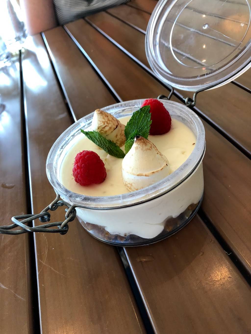 Pauls Landing | restaurant | 501 5th Ave NE, St. Petersburg, FL 33701, USA | 7278248007 OR +1 727-824-8007