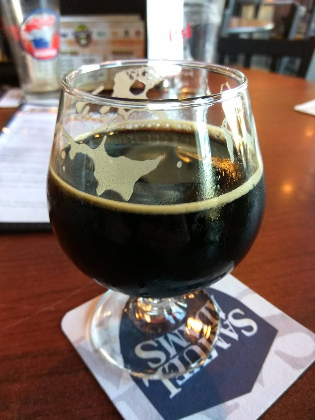 Mr Brews Taphouse | restaurant | 610 Junction Rd #107, Madison, WI 53717, USA | 6088249600 OR +1 608-824-9600